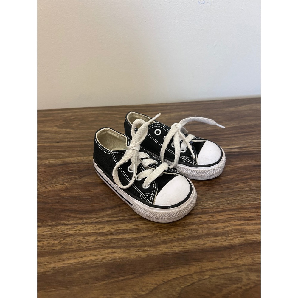 Converse Chuck Taylor All Star Low Top Black White Infant Size 4 7J235